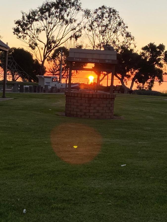 Lake Albert Motel Meningie Dış mekan fotoğraf